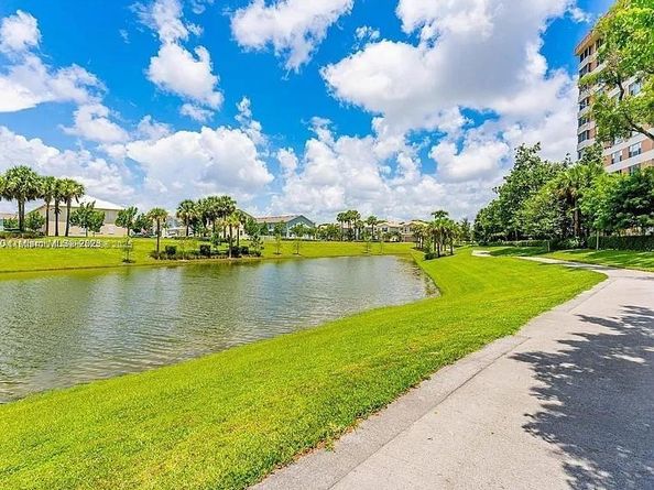 4400 Hillcrest Dr 617B, Hollywood FL 33021