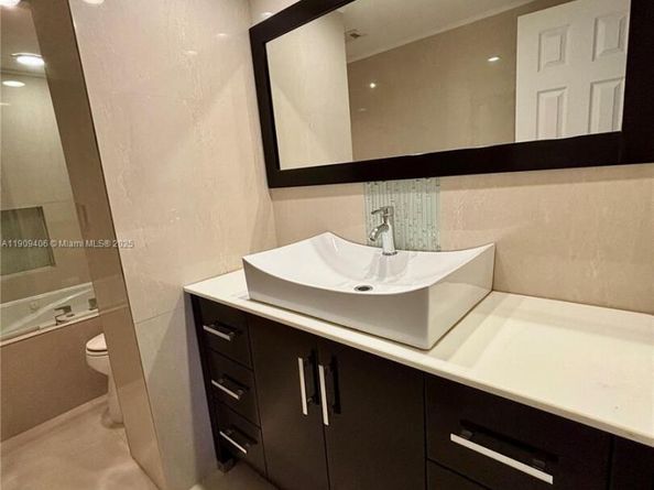 4400 Hillcrest Dr 617B, Hollywood FL 33021