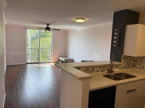 1900 Van Buren St 320B, Hollywood FL 33020