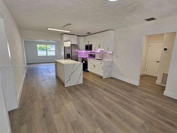 1951 NE 157th Ter, North Miami Beach FL 33162