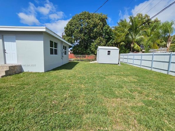 1951 NE 157th Ter, North Miami Beach FL 33162