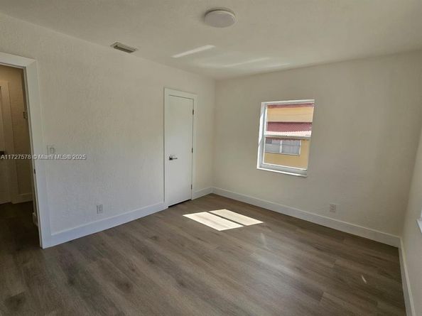 1951 NE 157th Ter, North Miami Beach FL 33162