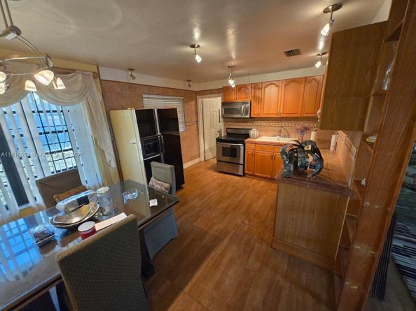 4900 NW 179th St, Miami Gardens FL 33055