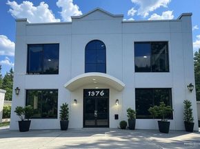 1376 NW 35th St, Miami FL 33142