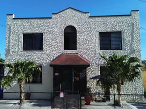 1376 NW 35th St, Miami FL 33142