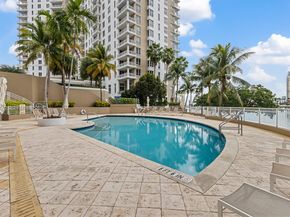 801 Brickell Key Blvd 1005, Miami FL 33131