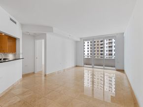 801 Brickell Key Blvd 1005, Miami FL 33131