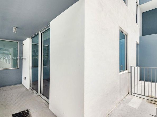 3339 Virginia St 205, Miami FL 33133