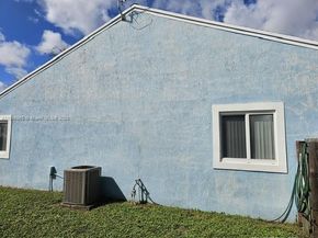 8660 SW 14th St, Pembroke Pines FL 33025