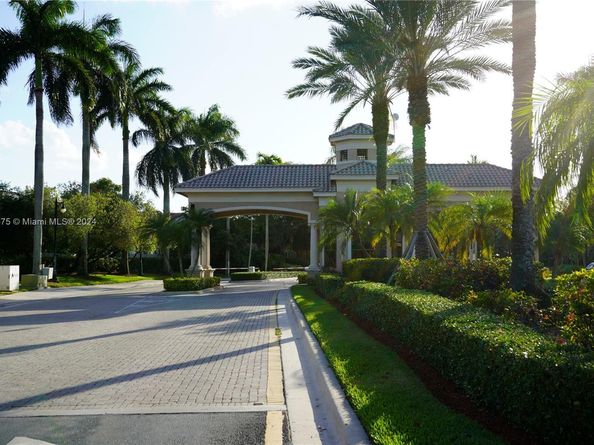 2473 SW 162nd Ave, Miramar FL 33027