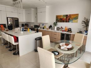 7962 NW 19th Ct, Pembroke Pines FL 33024