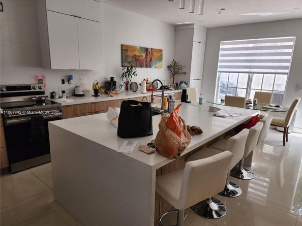 7962 NW 19th Ct, Pembroke Pines FL 33024