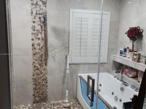 7962 NW 19th Ct, Pembroke Pines FL 33024