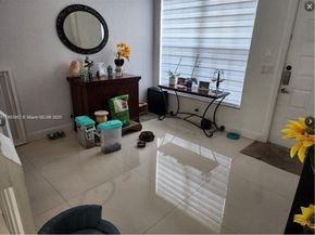 7962 NW 19th Ct, Pembroke Pines FL 33024