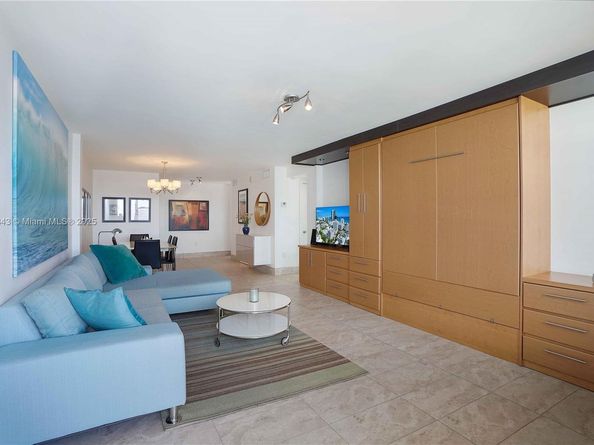 245 18th St 902, Miami Beach FL 33139