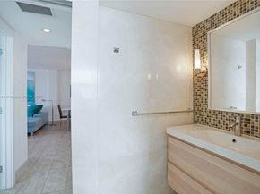 245 18th St 902, Miami Beach FL 33139