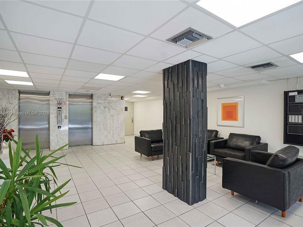 245 18th St 902, Miami Beach FL 33139