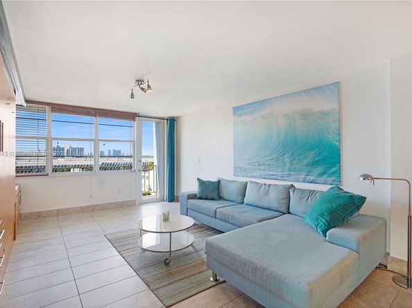 245 18th St 902, Miami Beach FL 33139