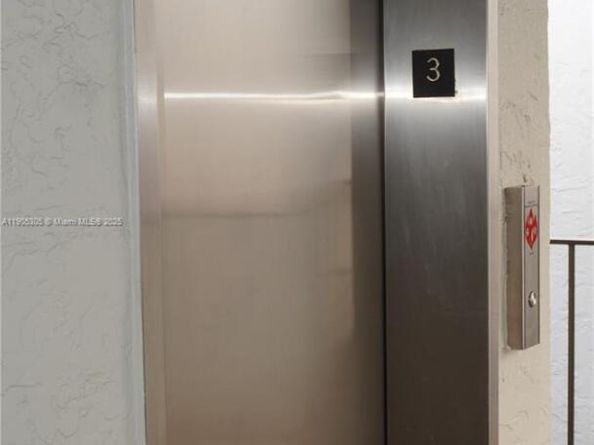 3710 N Pine Island Rd 320, Sunrise FL 33351