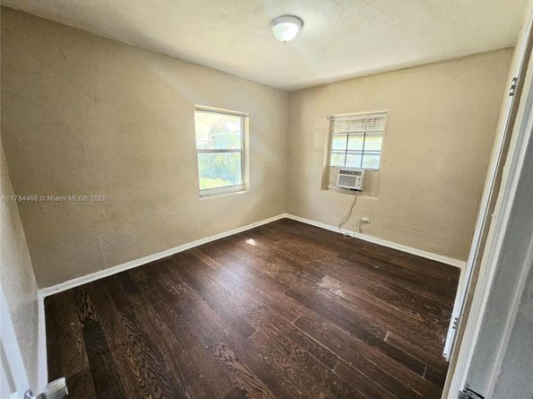 723 NW 15th Way, Fort Lauderdale FL 33311