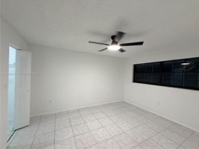 927 NE 199th St 206, Miami FL 33179