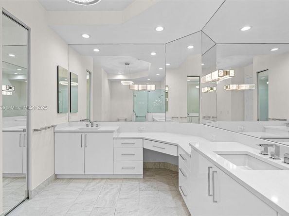 123 Palm Bay Ter B, Palm Beach Gardens FL 33418
