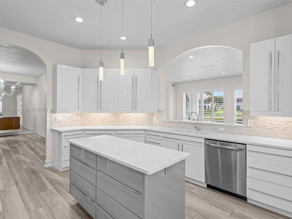 123 Palm Bay Ter B, Palm Beach Gardens FL 33418