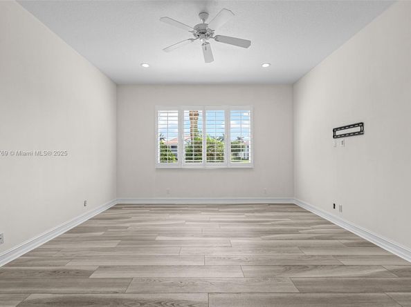 123 Palm Bay Ter B, Palm Beach Gardens FL 33418