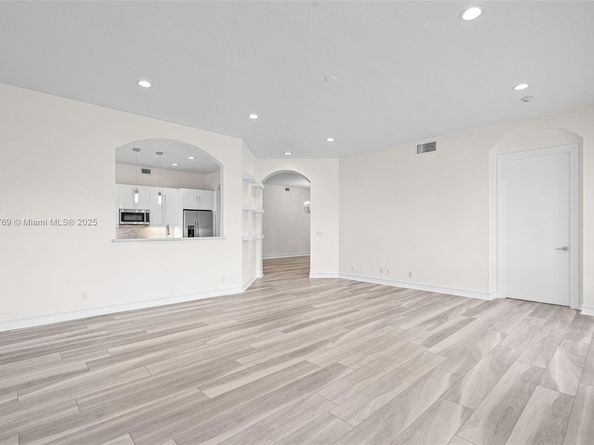 123 Palm Bay Ter B, Palm Beach Gardens FL 33418