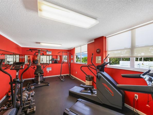 6900 Bay Dr 7A, Miami Beach FL 33141