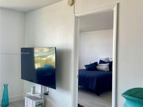 6900 Bay Dr 7A, Miami Beach FL 33141