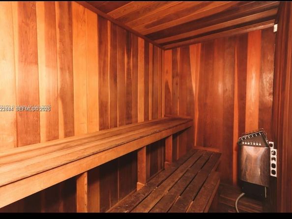 6900 Bay Dr 7A, Miami Beach FL 33141