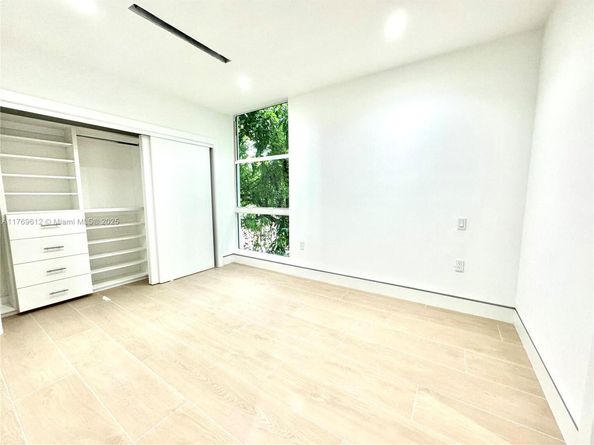 5728 NW 5th Ct TH2, Miami FL 33127