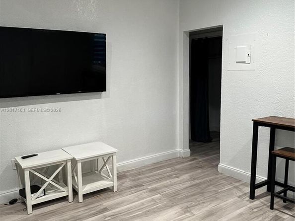 8401 Crespi Blvd 3, Miami Beach FL 33141