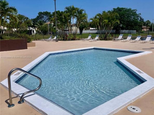 3814 NW 23rd Ct, Coconut Creek FL 33066