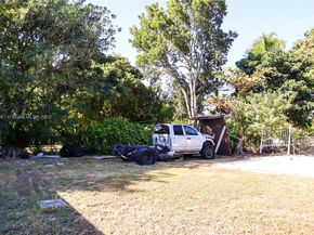 415 NW 7th St, Homestead FL 33030