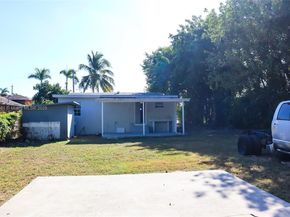 415 NW 7th St, Homestead FL 33030