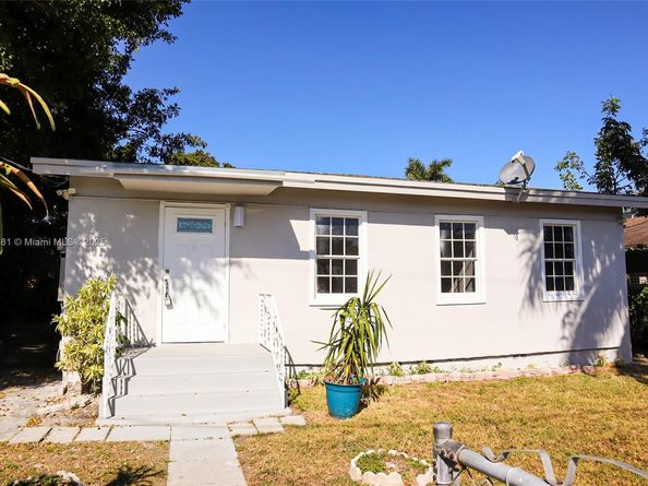 415 NW 7th St, Homestead FL 33030