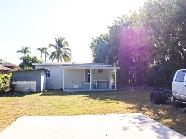 415 NW 7th St, Homestead FL 33030