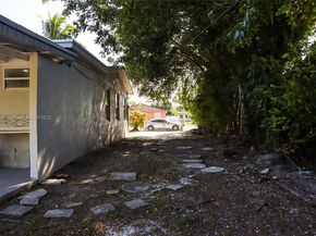 415 NW 7th St, Homestead FL 33030