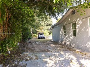 415 NW 7th St, Homestead FL 33030