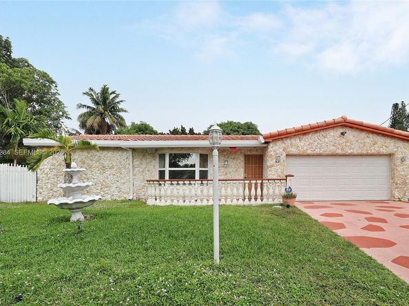 3241 NW 40th St, Lauderdale Lakes FL 33309