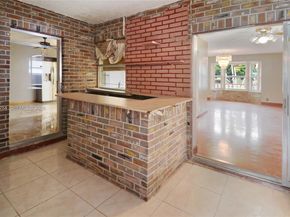 3241 NW 40th St, Lauderdale Lakes FL 33309