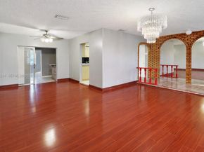 3241 NW 40th St, Lauderdale Lakes FL 33309