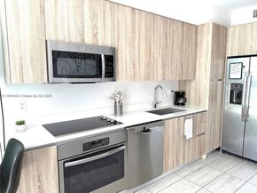 3900 Biscayne Blvd N723, Miami FL 33137