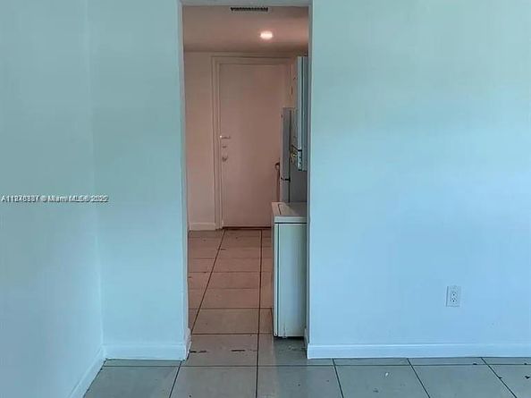 1277 NW 58th St, Miami FL 33142