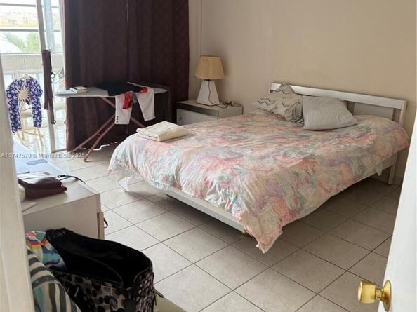 18555 NE 14th Ave 618, Miami FL 33179