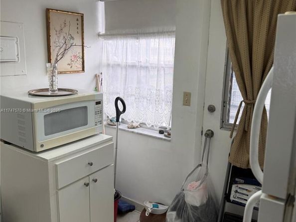 18555 NE 14th Ave 618, Miami FL 33179