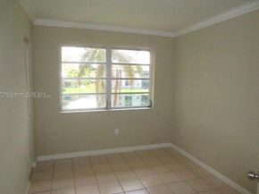15665 SW 82nd Cir Ln 44, Miami FL 33193