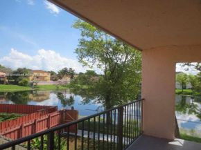 15665 SW 82nd Cir Ln 44, Miami FL 33193
